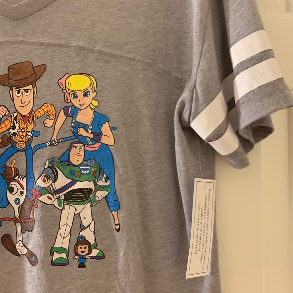 ✨Reduced NWT DISNEY TOY STORY 4 -many characters- t-shirt - Picture 3 of 4